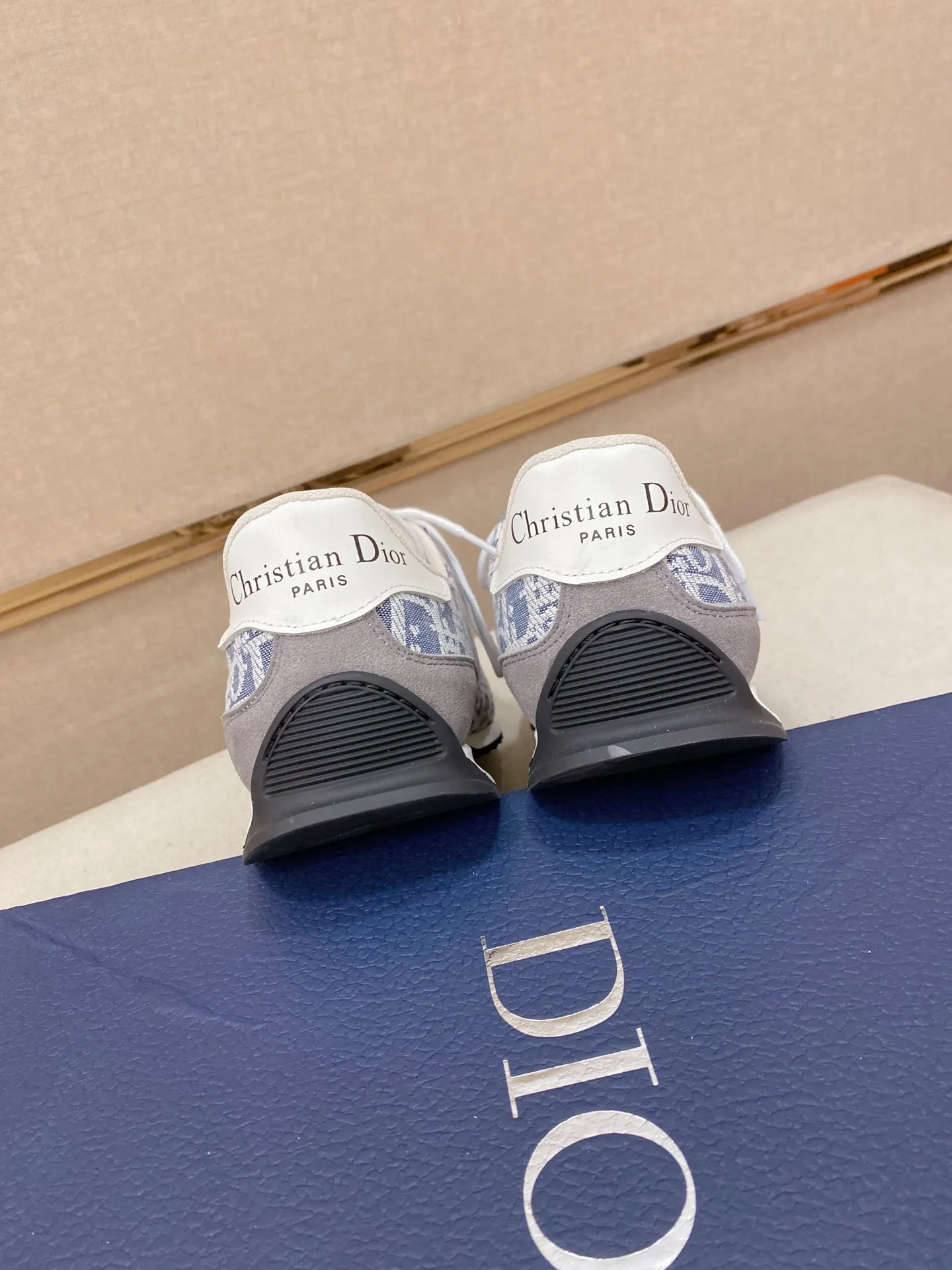 Men's shoes💰: 440💰Couple style💏 [Dior·Dior] New casual sports style men's shoes, new spring and summer design, perfect workmanship, lace-up lazy style to create wardrobe quality, upper: imported first-layer cowhide, mesh breathable lining soft and comfortable, ultra-light TPU wear-resistant outsole, simple, versatile fashion men's shoes, excellent color code number 35--44. (45,46 customized items are not returnable or exchangeable)